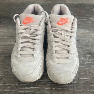 Nike Gray and Orange Air Max Command Premium string metallic gold size 6 woman’s